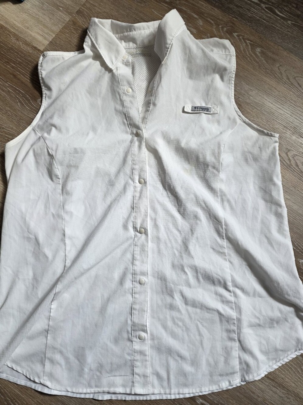 Columbia Women's White Snap-Front Sleeveless Vest